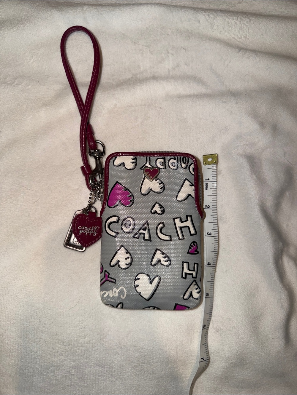 Coach poppy gray Heart Print Wristlet Card Case with Pink Accents